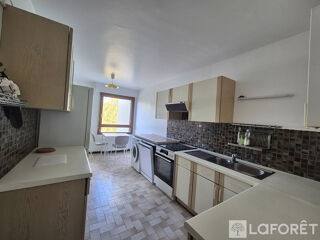 Appartement à louer 4 pièces 76 m²