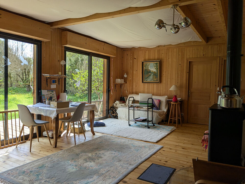 Maison en bois avec dépendance