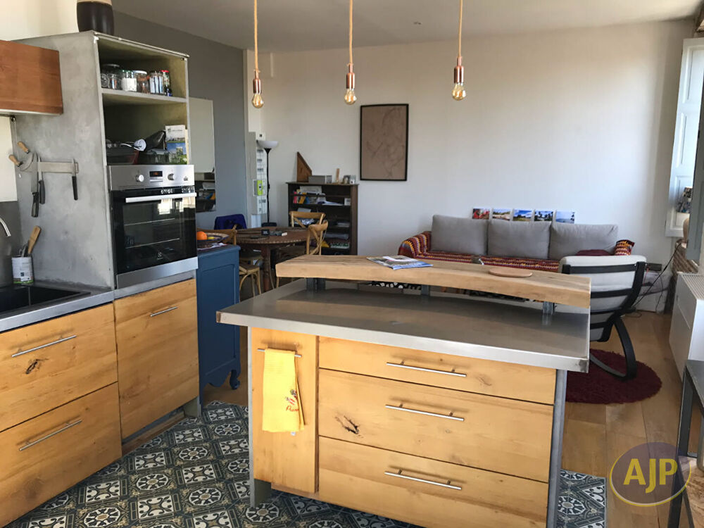 Location Appartement DUPLEX MEUBLÉ QUARTIER ST VIVIEN -  73.12 m2 Saintes