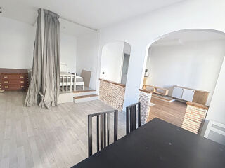  Immeuble à vendre 6 pièces 180 m²