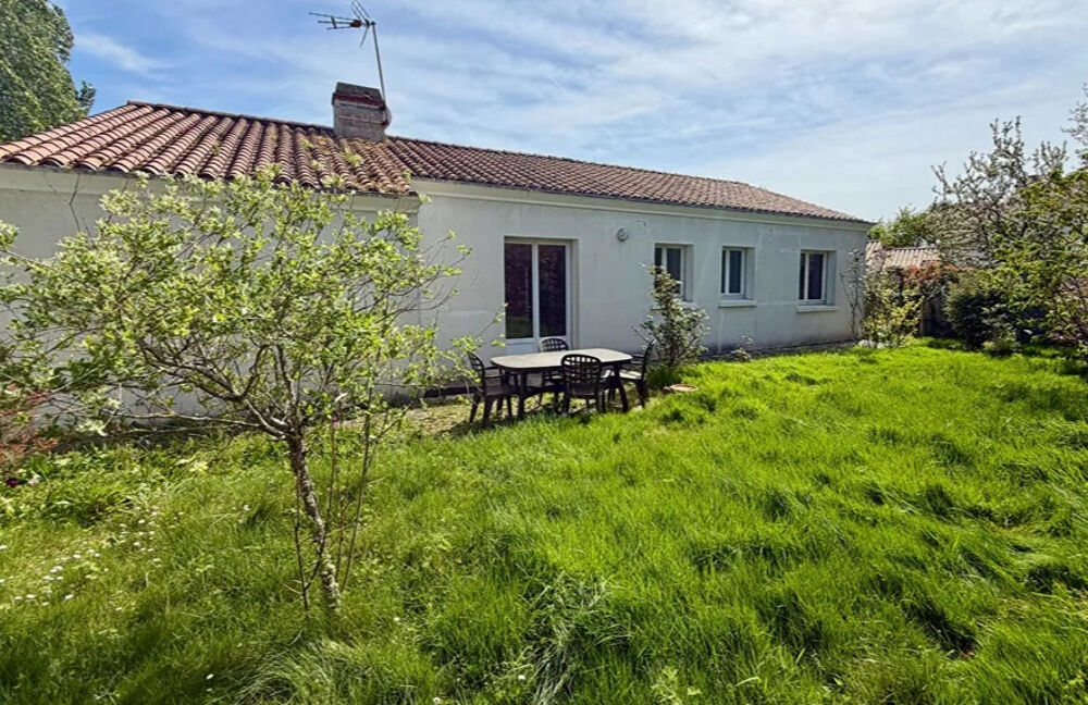 LA GARNACHE ! Maison 3 pièces avec garage attenant sur 643 m2