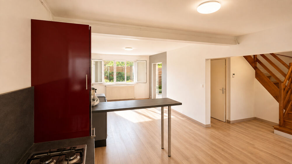 Vente Maison A VENDRE PAVILLON DE TYPE 4 AVEC GARAGE ET JARDIN - SECTEUR SAINT SAVIN Saint savin