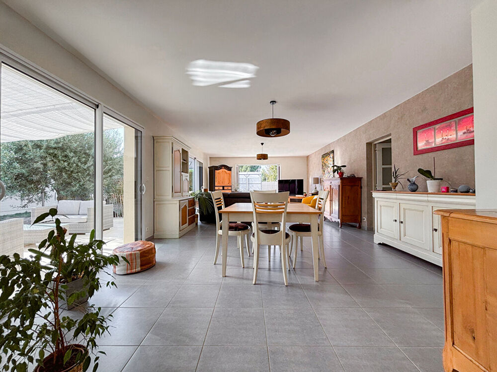 Vente Maison Maison familiale de 197 m² avec piscine et jardin de 980 m² à Bouchemaine. Bouchemaine