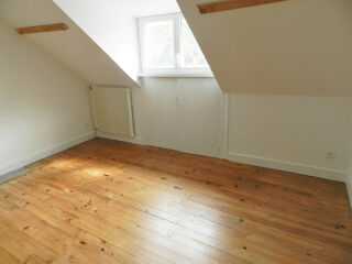  Appartement à louer 4 pièces 80 m²