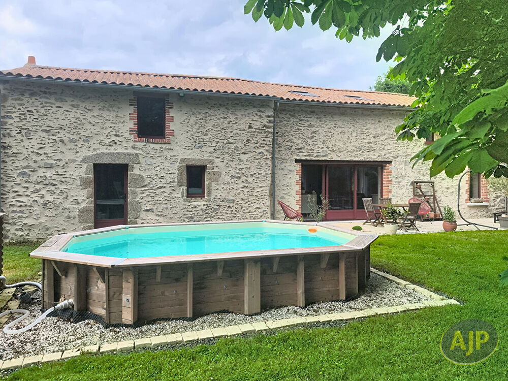 Maison Les Brouzils 6 pièce(s) 142m2