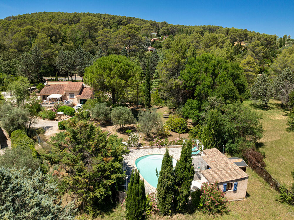 A VENDRE EN EXCLUSIVITE! Maison de plain-pied avec piscine et studio indépendant.