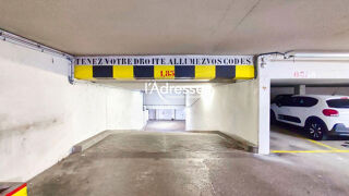  Parking / Garage � louer 