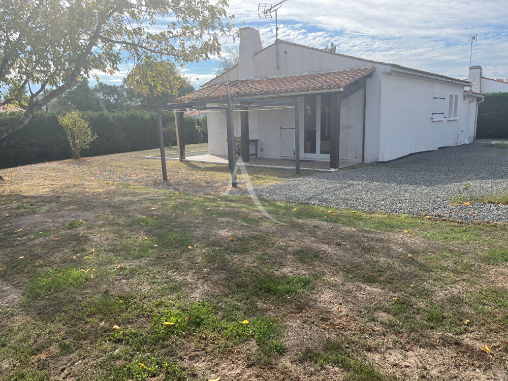Location Maison LOCATION maison meublée à La Chaize Giraud 3 pièce(s) 64 m2 La chaize giraud