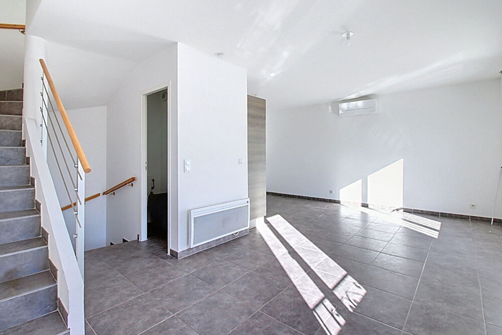 Location Appartement À LOUER - EN EXCLUSIVITÉ A VIDAUBAN  TRIPLEX DE 68,43m2 Vidauban