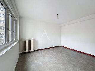  Appartement à louer 2 pièces 33 m²