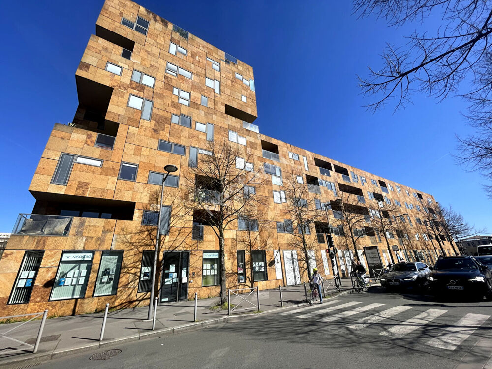 Location Appartement EXCEPTIONNEL BORDEAUX-GAMBETTA- APPARTEMENT ROOF TOP  AVEC  3 CHAMBRES ET TERRASSE DE 58M Bordeaux