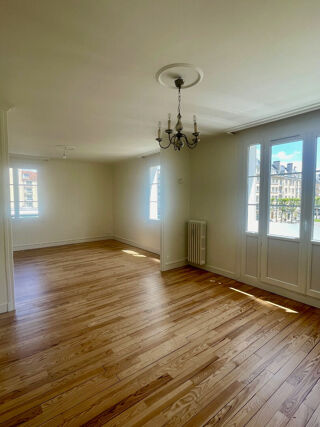  Appartement � louer 4 pi�ces 81 m�