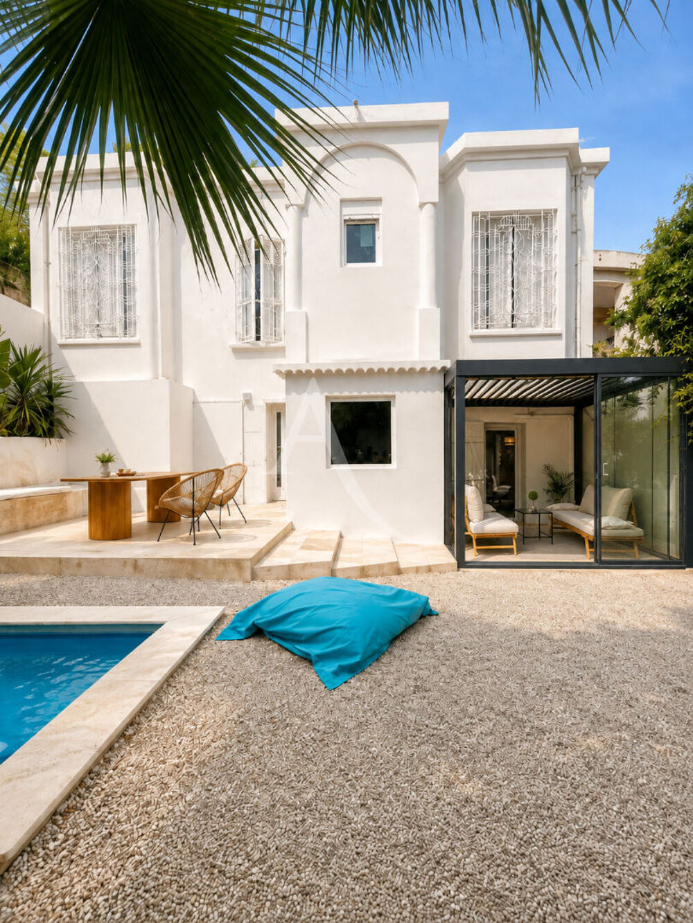 Vente Maison Bas de villa type 2 avec jardin et piscine Marseille 11