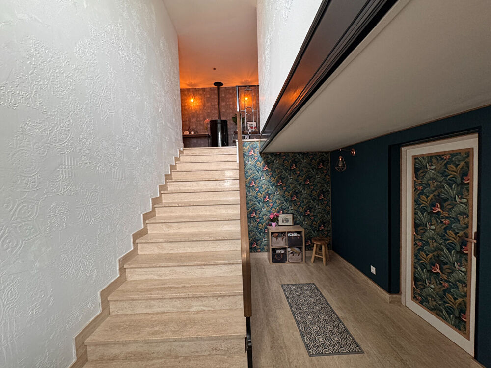 Vente Maison Maison 6 pièces à vendre à Blanzy avec piscine et sous-sol Blanzy