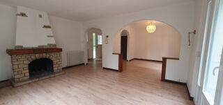  Maison à louer 7 pièces 145 m²
