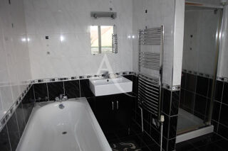  Maison  vendre 5 pices 165 m