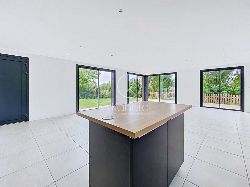 Location Maison Maison de 164.65m², 7 pièces, 4 chambres, 1 bureau, jardin, Saint Cyr au mont d'or, DPE A , cuisine équipée, calme, lumineuse, Saint cyr au mont d or