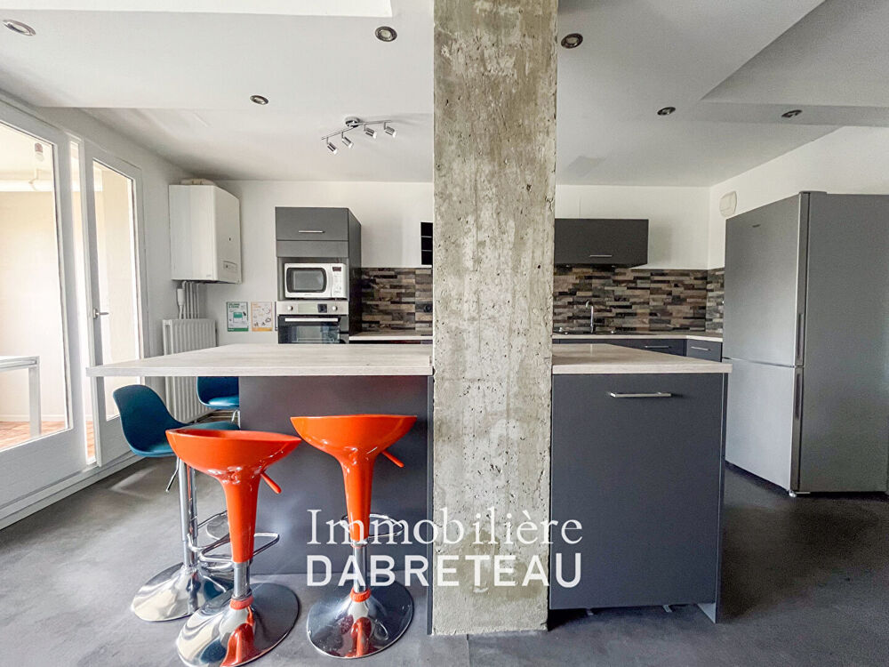 Ideal jeune couple avec enfant- LYON 8