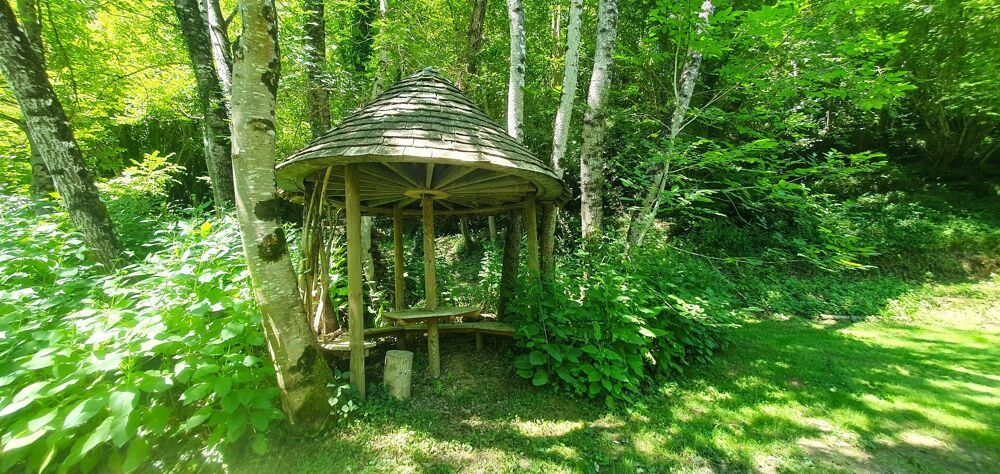 Magnifique moulin rénové dans un écrin de verdure
