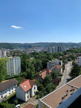  Appartement à louer 5 pièces 90 m²