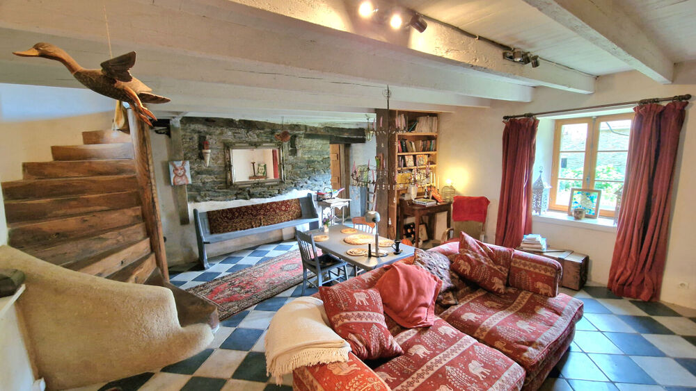 Vente Maison CÔTES D'ARMOR Maison de campagne traditionnelle de 4 pièces, avec grange en pierre, jardin;  environnement paisible. Saint caradec
