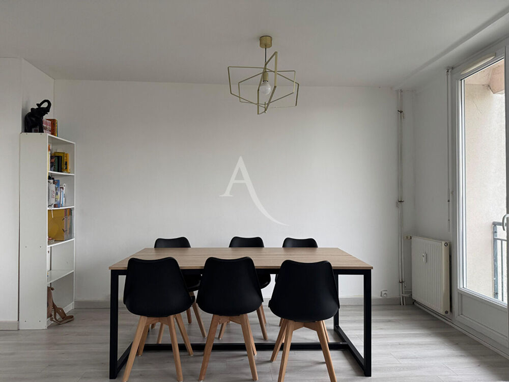Appartement Trelaze 3 pièce(s) 80.2 m2