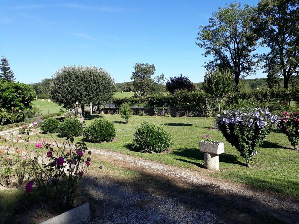 Vente Maison maison avec  24 hectares dans le Lot Frayssinet