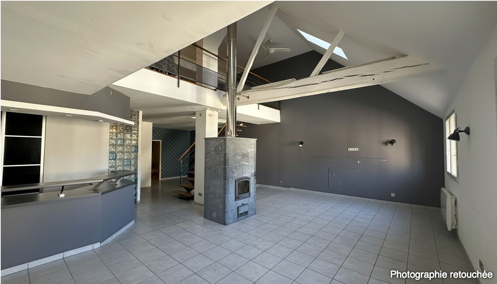 Une maison pleine de charme aux beaux volumes et au fort potentiel !