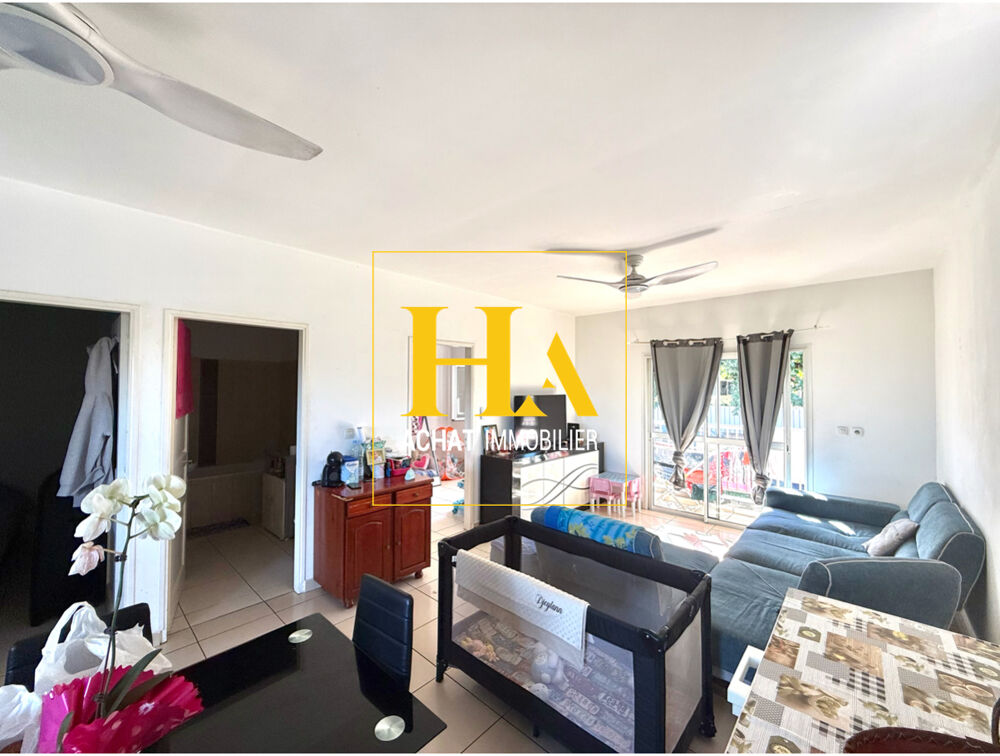 Vente Immeuble Immeuble de rapport 8%brut, 2 T3, 2 locaux commerciaux, Saint Louis 8 pièce(s) 247 m2 Saint louis