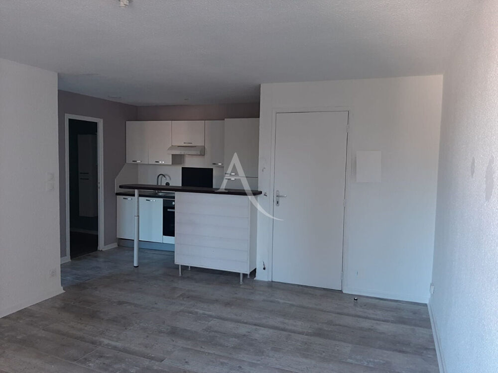 Location Appartement APPARTEMENT T2 - 1er étage côté cour Saint jean d angely