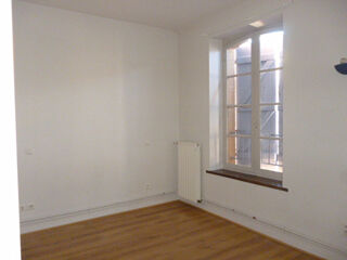  Appartement à louer 4 pièces 108 m²
