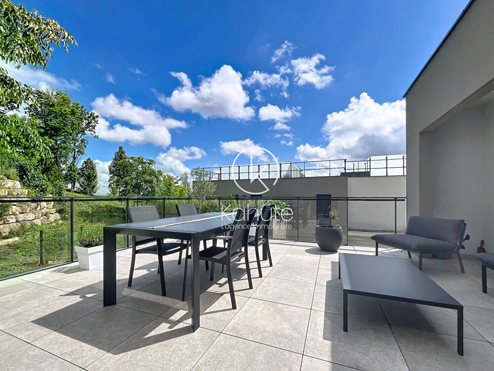 A seulement 10km du centre ville de Lyon au calme, Appartement Saint Cyr Au Mont D Or 3 pièce(s) 72 m2, 2 chambres, terrasse, et