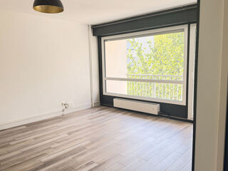  Appartement à louer 4 pièces 84 m²