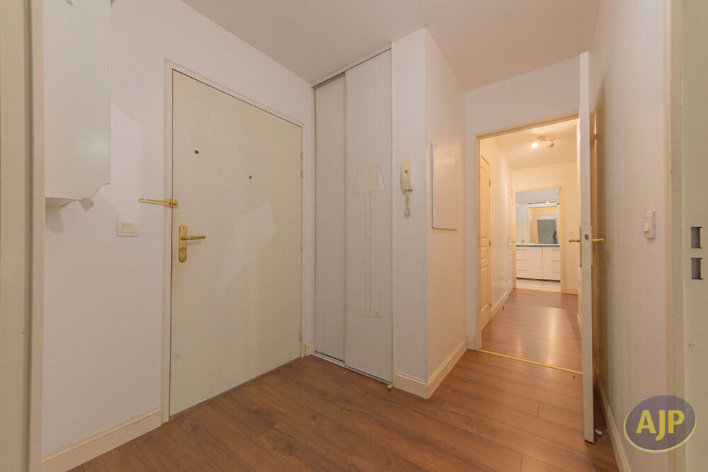 Vente Appartement Appartement Bordeaux 3 pièce(s) 69.79 m2 Bordeaux