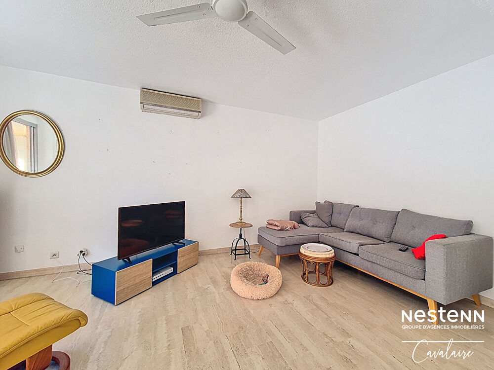 Dernier étage pour cet appartement au centre ville de Cavalaire-sur-Mer 4 pièces environ 100 m² avec 3 terrasses et stationnemen