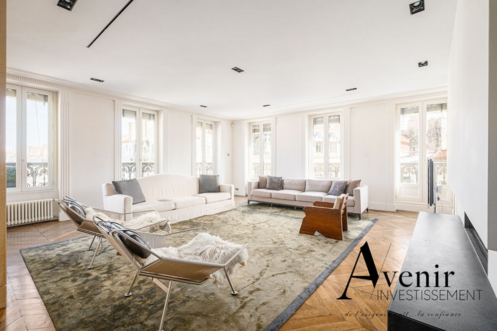 Lyon 2 Place des Jacobins - Appartement d'exception de 280m2 en dernier étage avec balcon - vue exceptionnelle