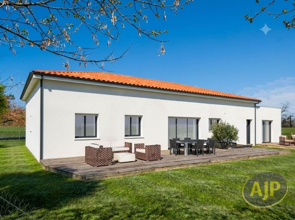 Maison Montaigu Vendee 6 pièce(s) 137.59 m2