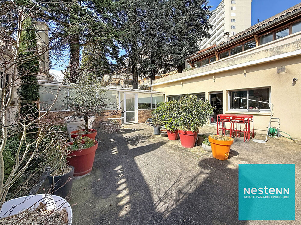 Vente Appartement Appartement style Maison Cours Fauriel  149 m² + jardin 120 m² + parking (bien rare) Saint etienne