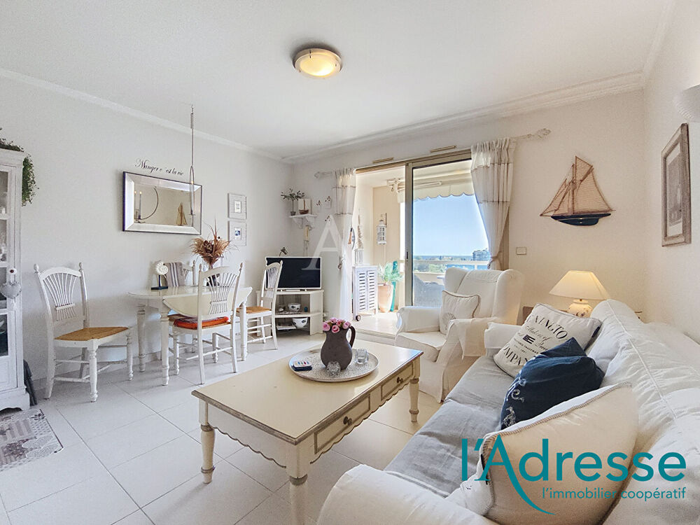 VUE MER ! La plage à pied ! 2/3 p. avec terrasse 14 m² au calme, PK S/SOL