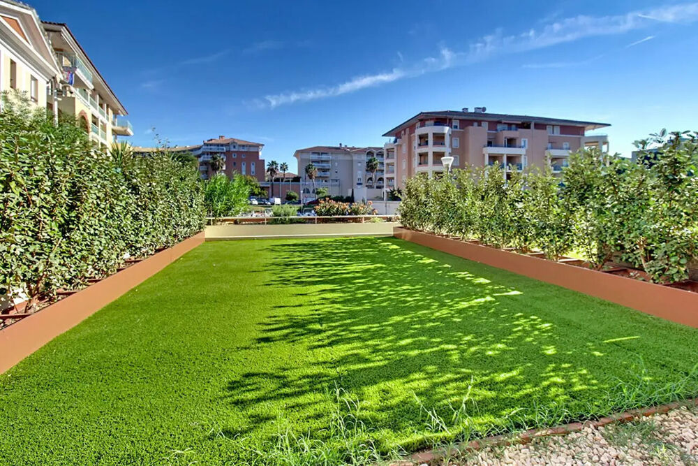 Location Appartement A LOUER EN EXCLUSIVITE - PORT FREJUS LOCATION APPARTEMENT MEUBLE Frejus