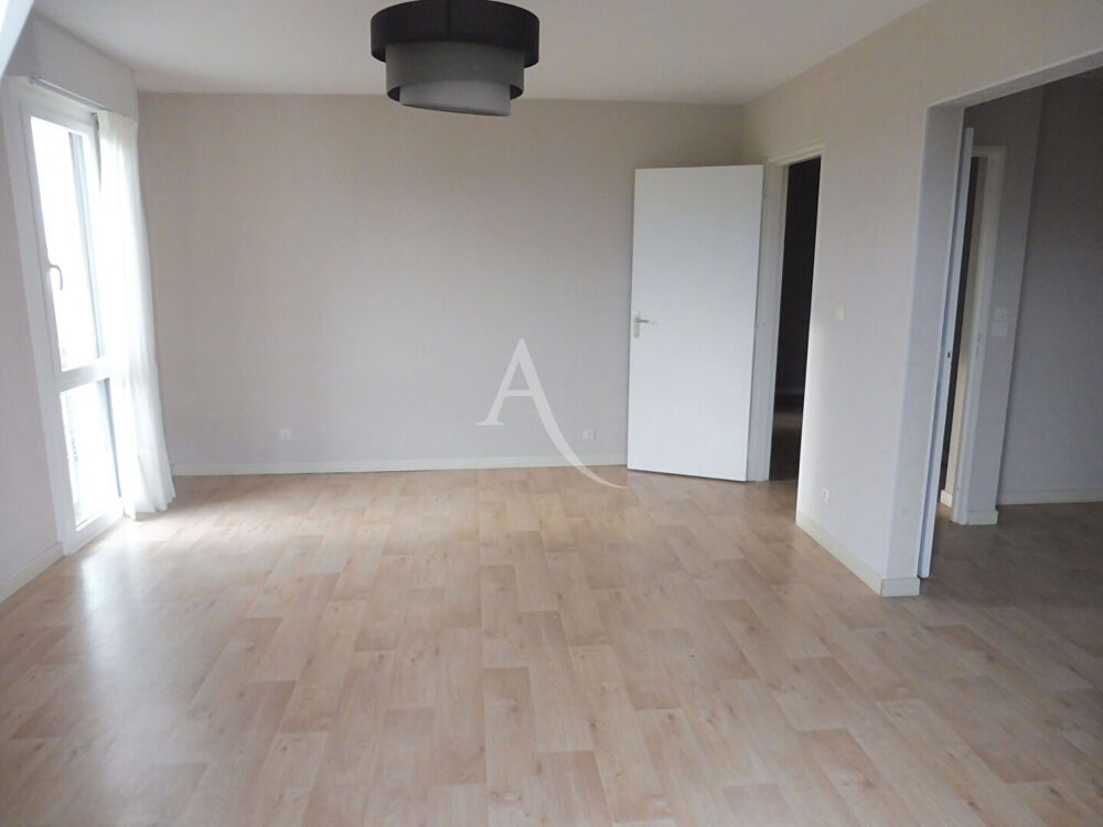 Appartement 4 pièces 81 m² · à La Chaussee Saint Victor · 81 m² · 135 000 €