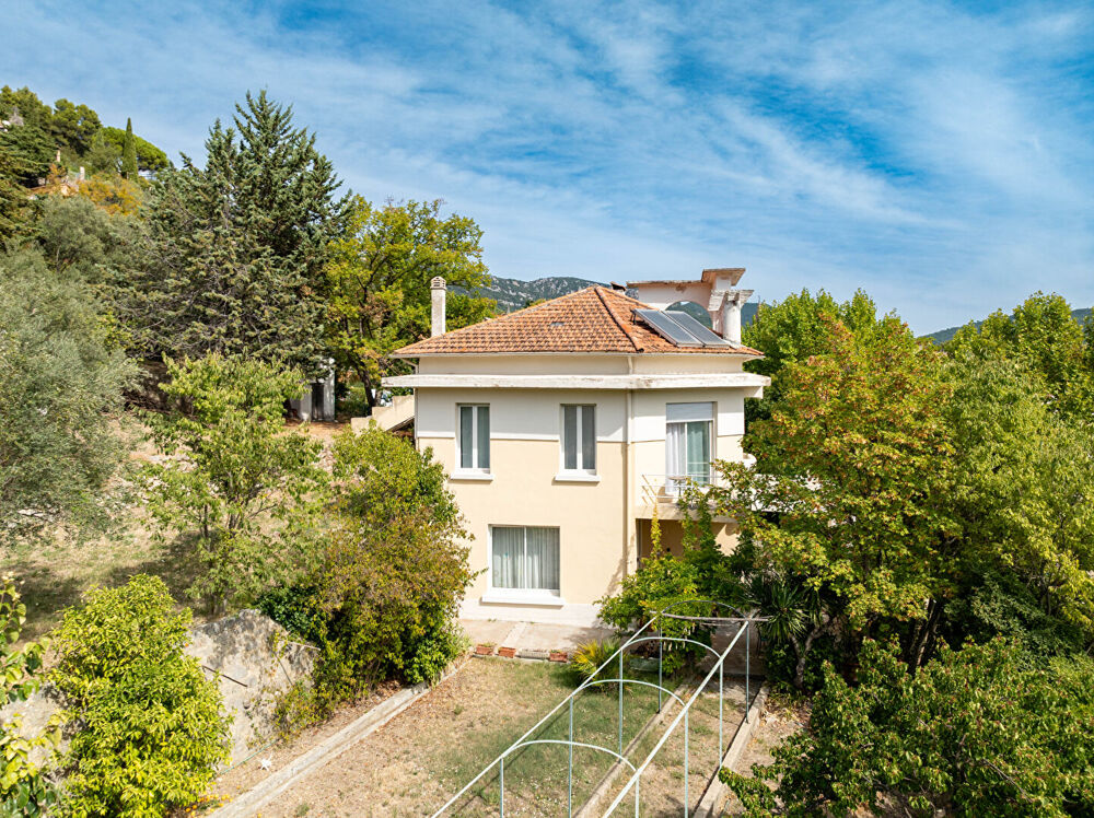 A VENDRE en EXCLUSIVITE ! Maison de charme à Bargemon avec belle vue dégagée