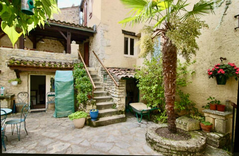   LOT - pr�s de PRAYSSAC maison du village, 3 chambres, jardin et garage Maison - 7 pi�ce(s) - 147 m�