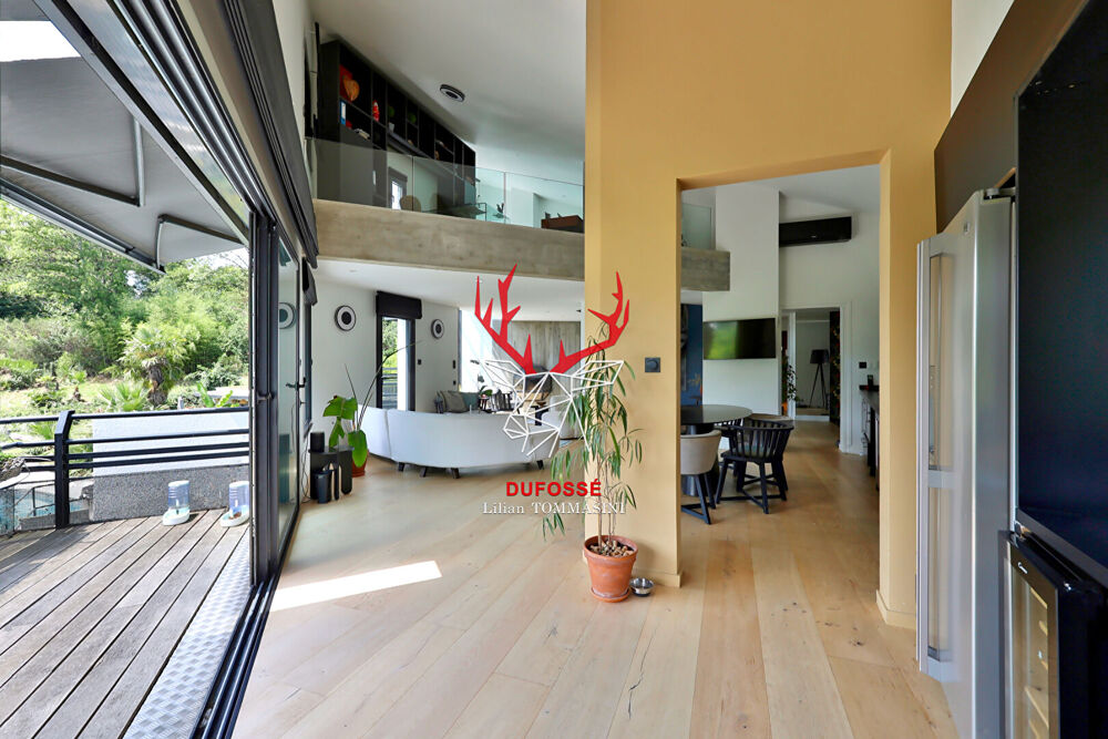 Vente Maison Villa d'architecte 305 m² 4 suites Piscine Limonest