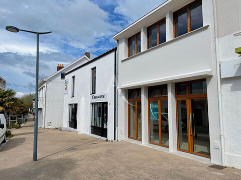 Location d'un local commercial en centre-ville 1390 85160 Saint jean de monts