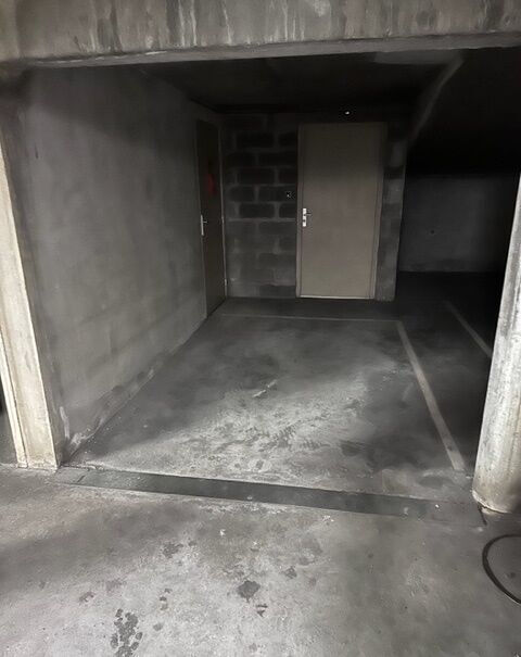  Parking / Garage � louer 
