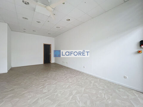 Local commercial Saint Dizier 3 pi&egrave;ce(s) 58.11 m2 910 52100 Saint dizier
