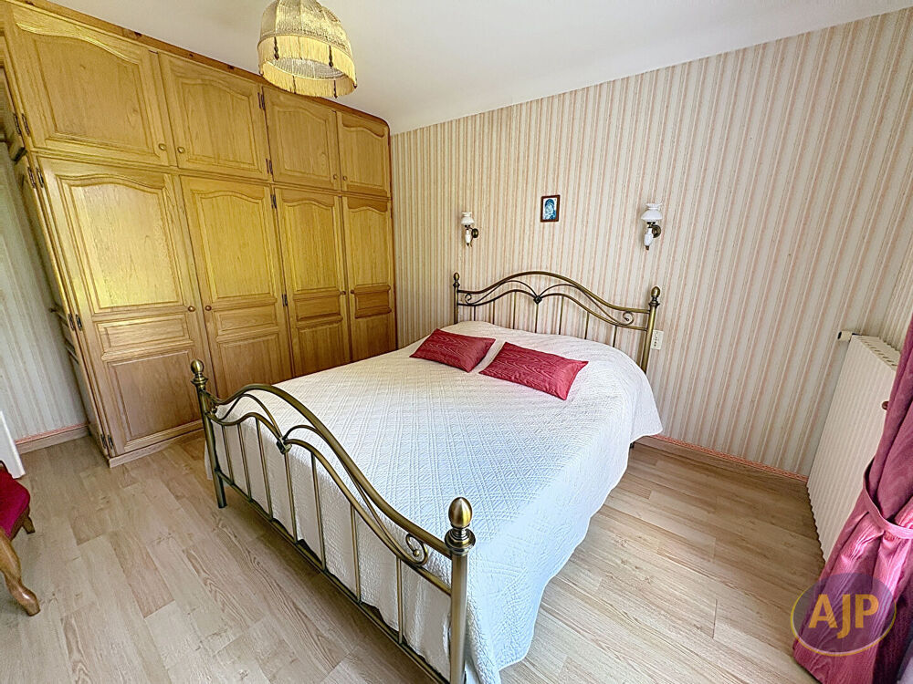 Vente Maison Maison 5 pièces 127 m² sur 1935 m² de terrain divisible. Soullans