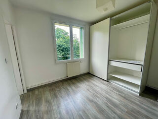  Appartement à louer 4 pièces 76 m²