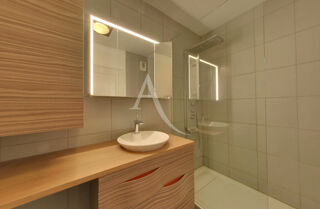  Appartement à louer 2 pièces 52 m²